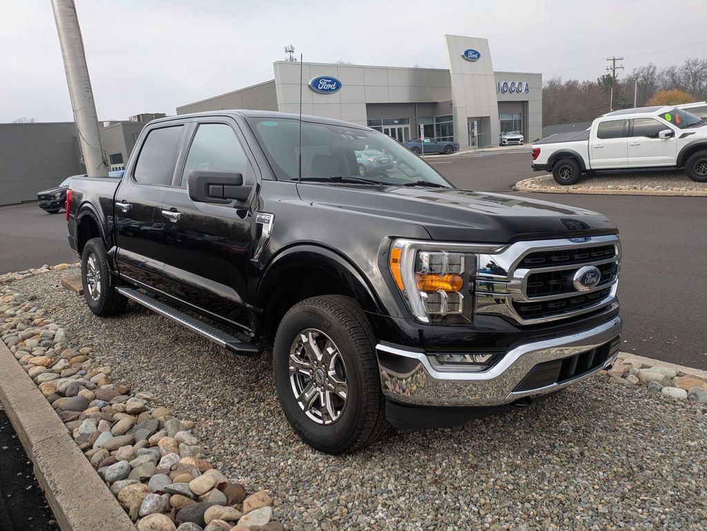 2023 Ford F-150 XLT photo 3