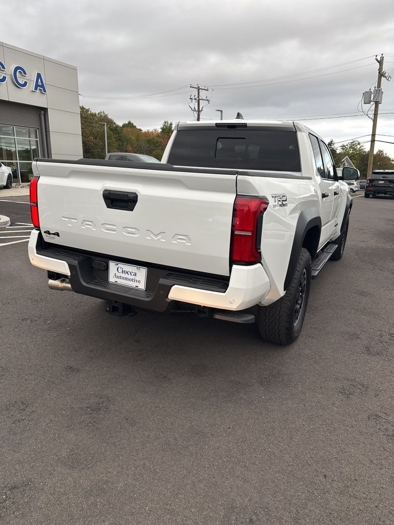 2024 Toyota Tacoma TRD Off-Road photo 3