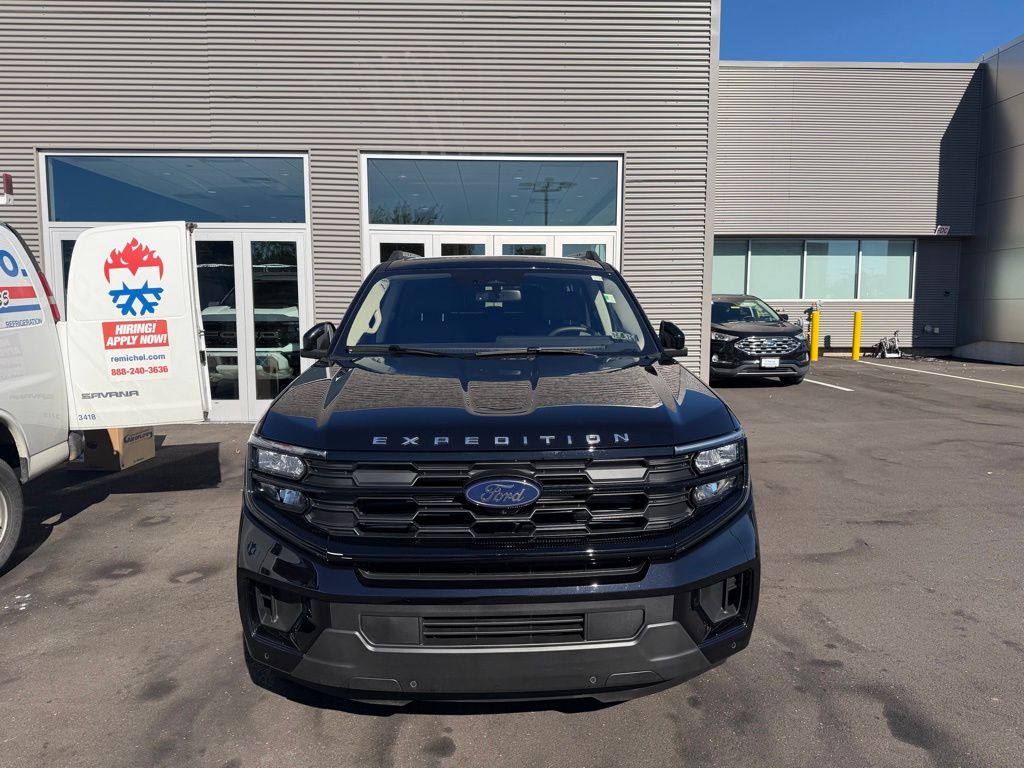 2025 Ford Expedition MAX photo 2