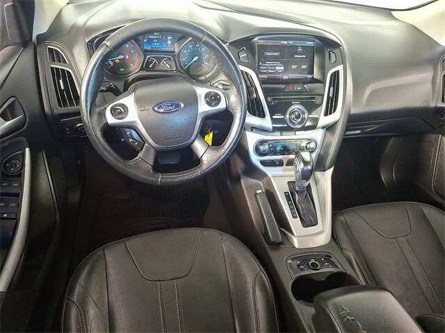 2014 Ford Focus SE photo 2