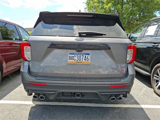 2023 Ford Explorer ST photo 3