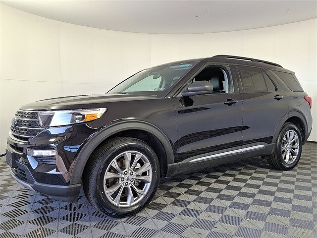 2022 Ford Explorer XLT photo 3
