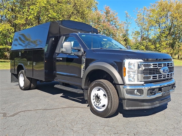 2024 Ford F-450 Super Duty Chassis Cab XL's photo