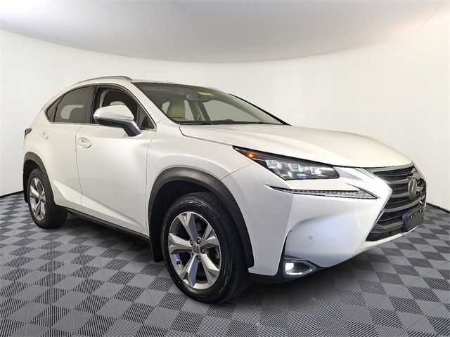 2017 Lexus NX 200t's photo