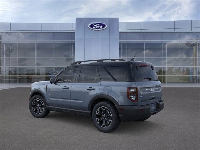 2025 Ford Bronco Sport Outer Banks photo 2