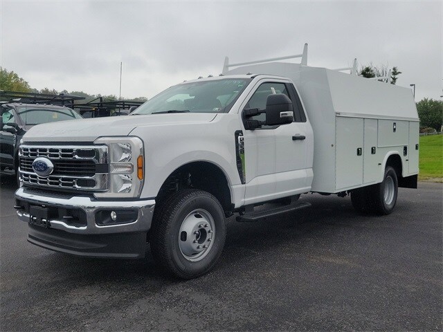 2024 Ford F-350 XL photo 2
