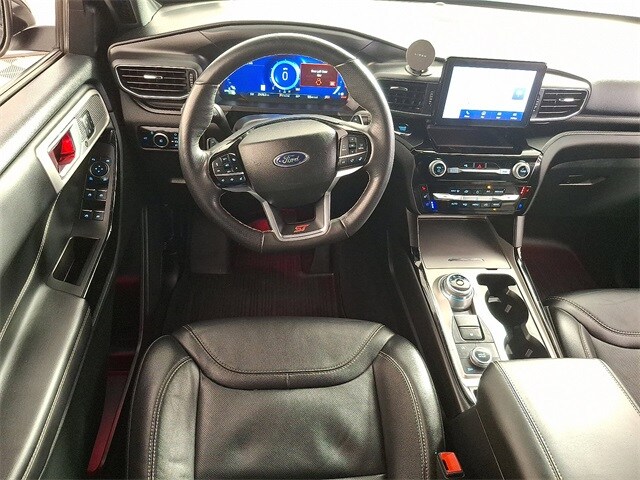 2023 Ford Explorer ST photo 2