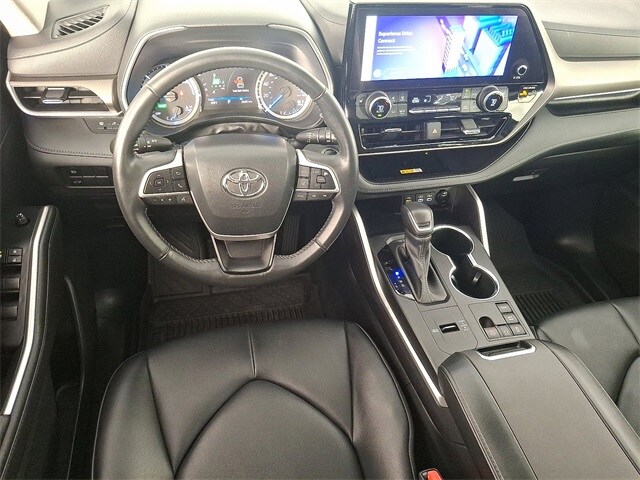 2023 Toyota Highlander Hybrid XLE photo 2