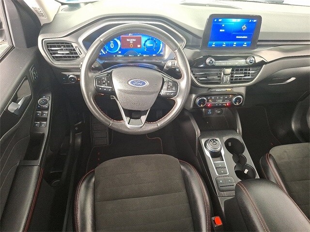 2022 Ford Escape SEL photo 2