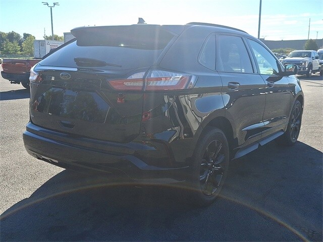 2023 Ford Edge SE photo 3