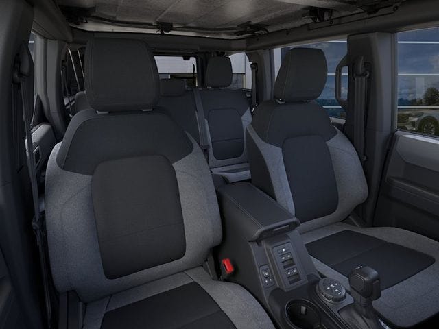 2025 Ford Bronco 4-Door Base - Photo 10