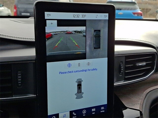 2022 Ford Explorer Platinum photo 4