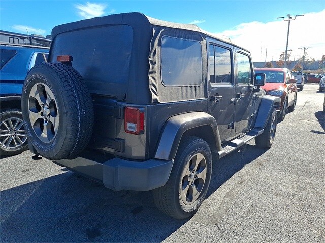 2018 Jeep Wrangler Unlimited Sahara photo 3