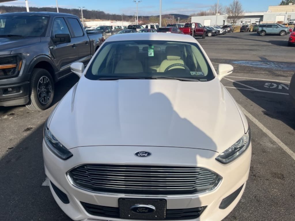 Used 2016 Ford Fusion SE Sedan