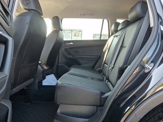 2023 Volkswagen Tiguan SE - Photo 13