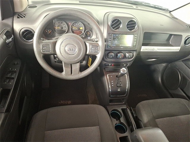 2016 Jeep Compass Sport photo 2