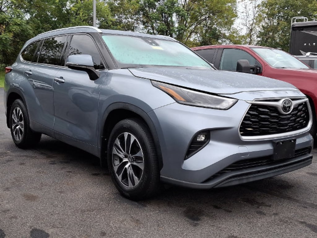 Used 2021 Toyota Highlander XLE SUV