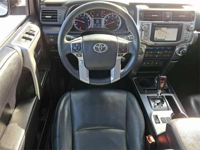 2016 Toyota 4Runner Limited photo 2