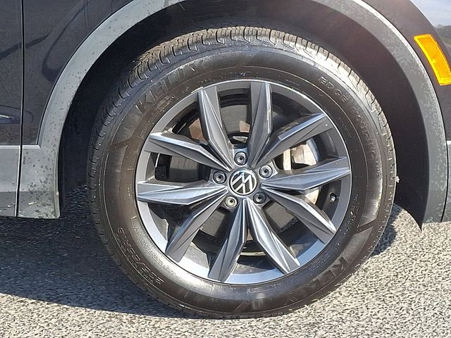 2023 Volkswagen Tiguan SE - Photo 11