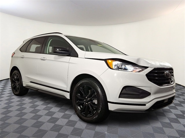 2022 Ford Edge SE's photo