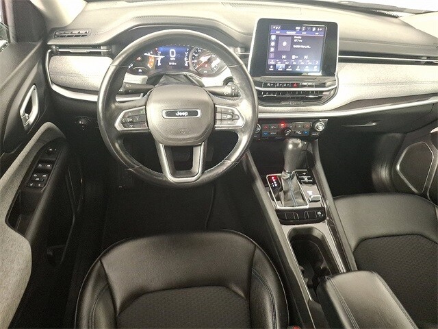 2022 Jeep Compass Latitude photo 2