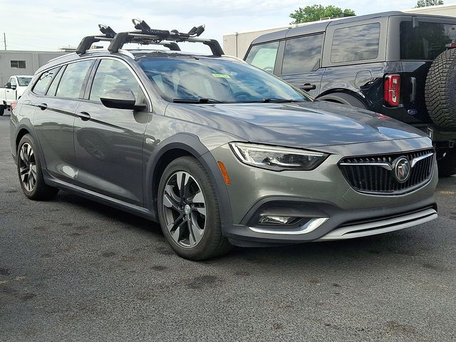 2018 Buick Regal Essence AWD's photo
