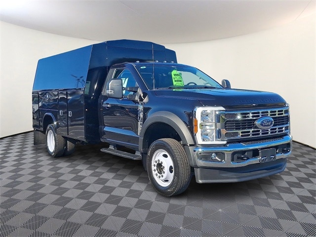 2024 Ford F-450 Super Duty Chassis Cab XL's photo