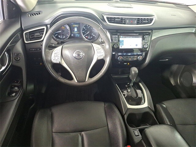2016 Nissan Rogue SL photo 2