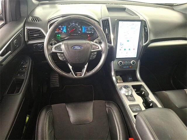 2022 Ford Edge ST photo 2