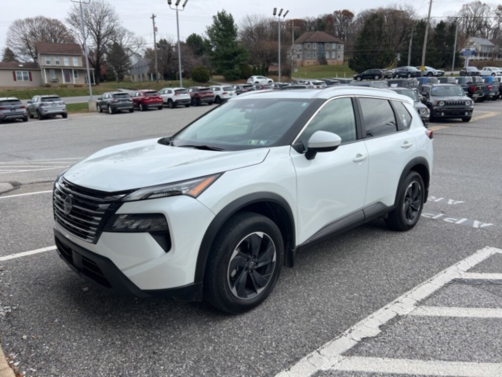 Used 2024 Nissan Rogue SV SUV