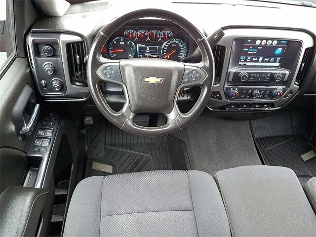 2018 Chevrolet Silverado 1500 LT photo 2