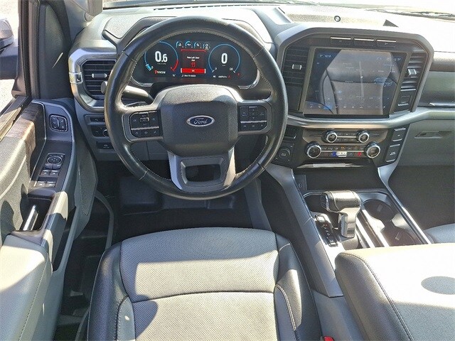 2023 Ford F-150 Lariat photo 2