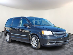 2014 Chrysler Town & Country Touring Van