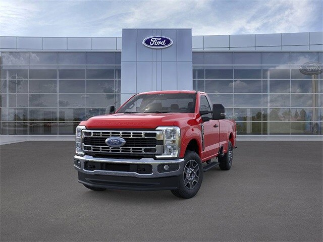 2025 Ford F-350 XLT photo 2