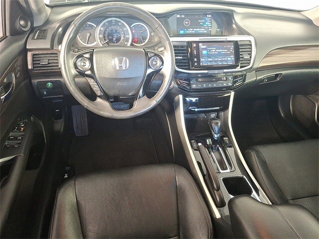 2017 Honda Accord EX-L photo 2