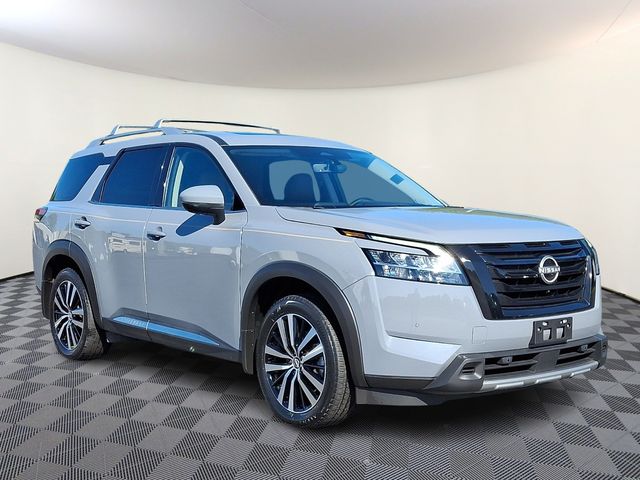 2023 Nissan Pathfinder Platinum 4WD's photo