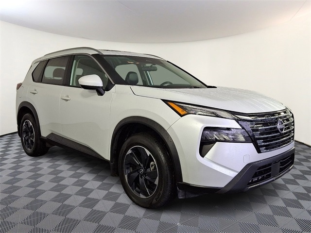 2024 Nissan Rogue SV's photo
