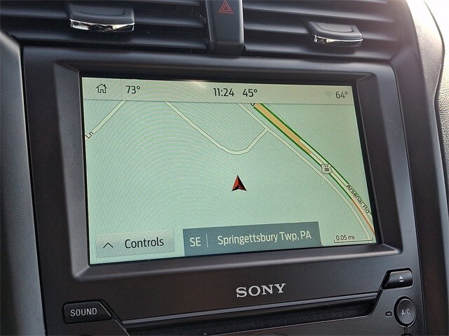 2020 Ford Fusion Energi Titanium photo 3