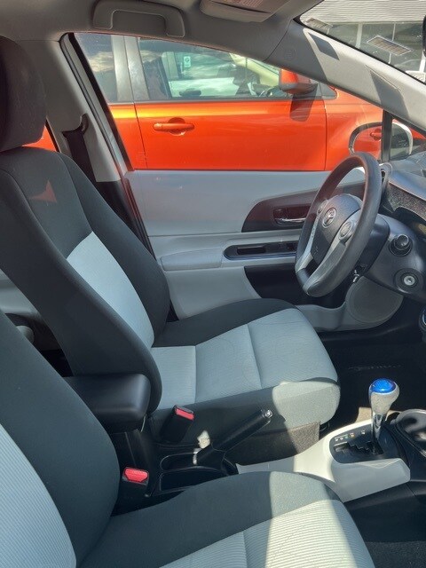 2013 Toyota Prius C Two photo 3