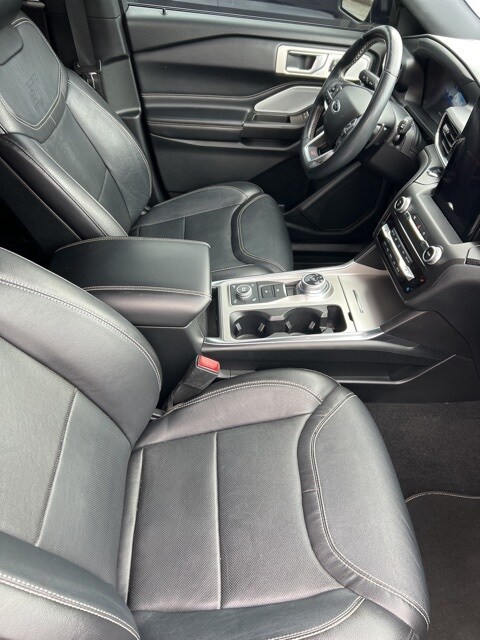 2020 Ford Explorer ST photo 4