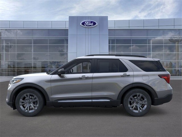 2025 Ford Explorer photo 2