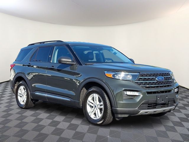 2022 Ford Explorer XLT 4WD's photo