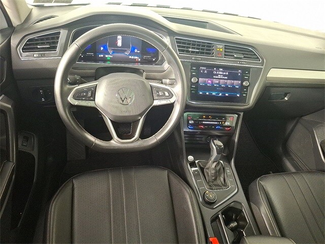 2022 Volkswagen Tiguan SE photo 2