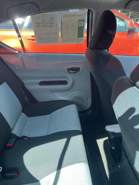 2013 Toyota Prius C Two photo 4