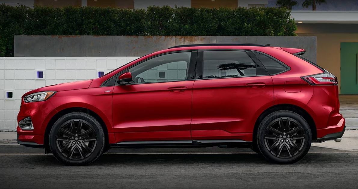 2024 Ford Edge Parked Outside