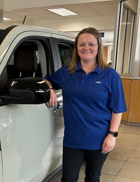 Staff member Stephanie Hoover from 522e41d00bb2