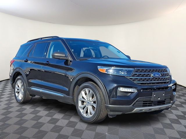 2023 Ford Explorer XLT 4WD's photo