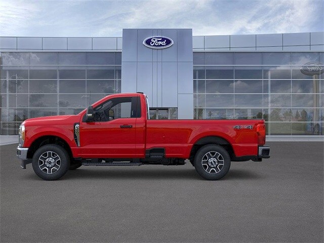 2025 Ford F-350 XLT photo 3