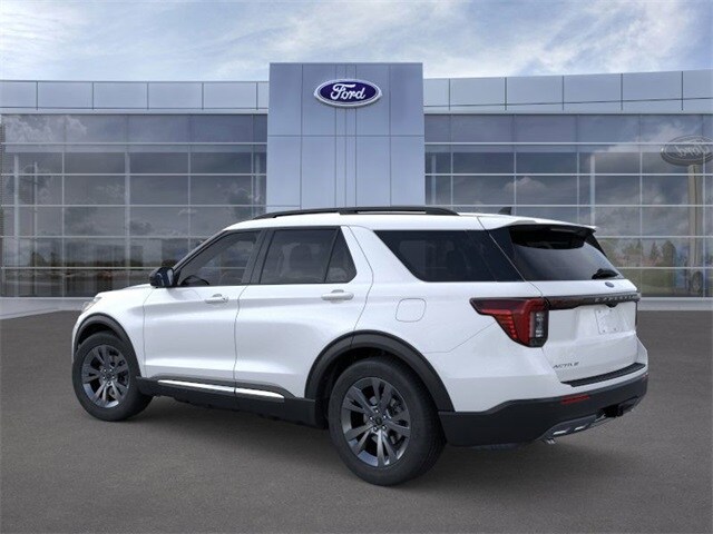 2025 Ford Explorer photo 3