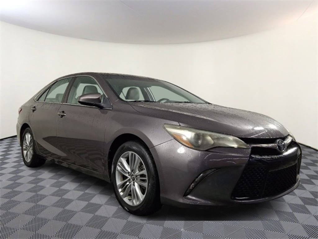Used 2015 Toyota Camry LE Sedan